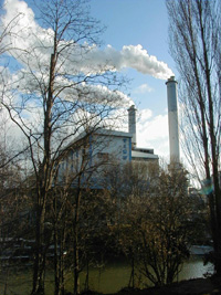 L'usine d'incinération d'Issy-les-Moulineaux, en décembre 1998