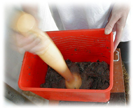 Atelier papier recyclé - Mixeur : mixage de la pâte - www.planete-echo.net